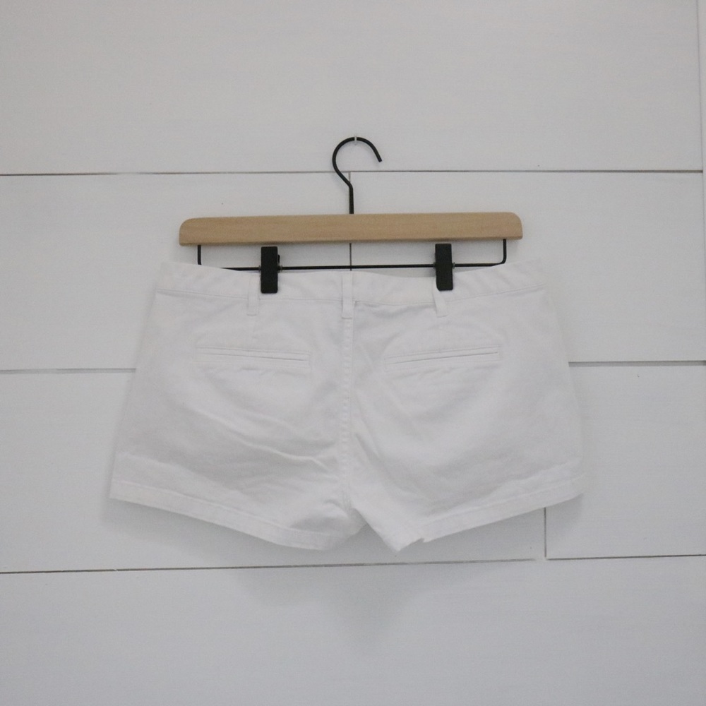 SHORTS - EXPRESS - Picture 2 of 3